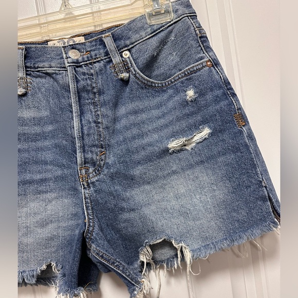 We The Free Distressed Jean Shorts Size 29 Great Condition - Picture 3 of 5